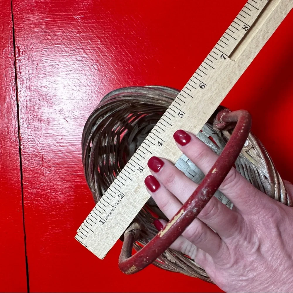 SMALL RED WASHED DECORATIVE BASKET - Picture 9 of 12